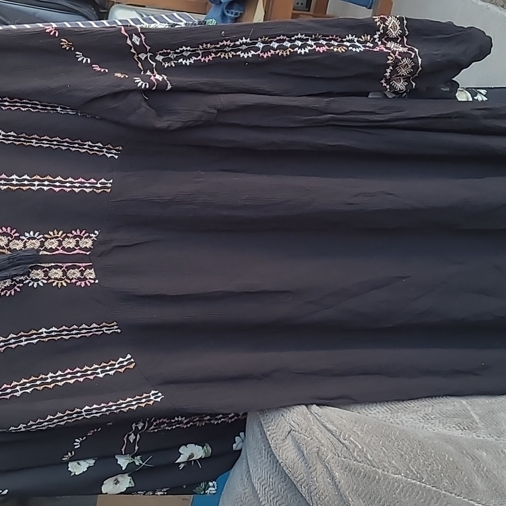 Knox Rose embroidered long sleeve dress